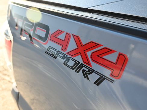 Used 2021 Toyota Tacoma TRD Sport w/ Technology Package image 15