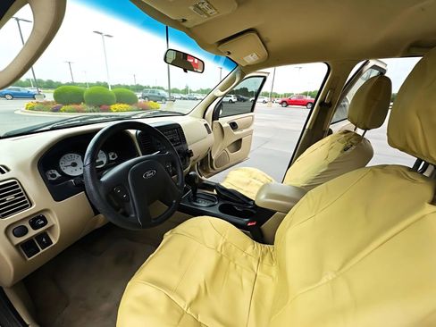 Used 2007 Ford Escape XLS image 15