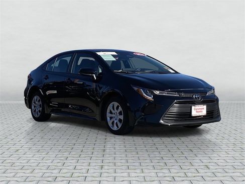 Certified 2025 Toyota Corolla LE image 10