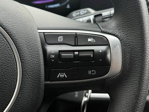 Certified 2025 Kia Sportage LX image 30