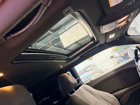 Used 2017 Dodge Challenger R/T w/ Driver Convenience Group image 11