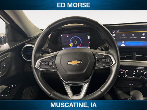 Used 2025 Chevrolet Trax LT w/ LT Convenience Package FWD image 12