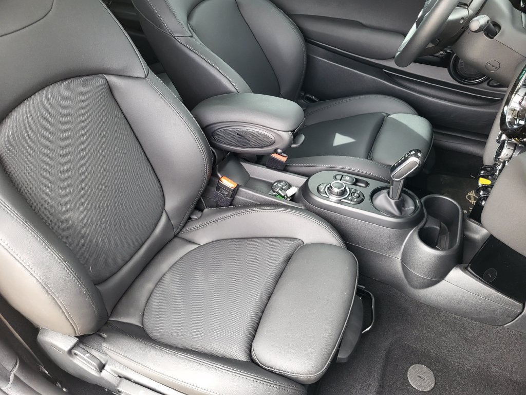 Used 2024 MINI Cooper SE FWD image 57