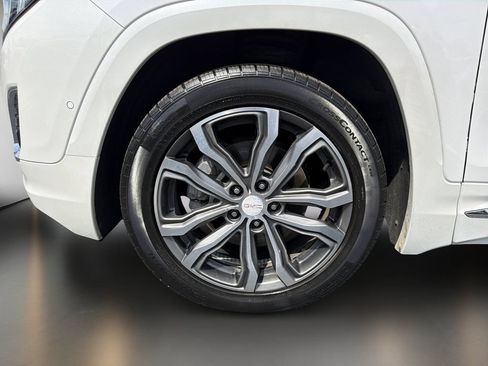 Used 2020 GMC Terrain Denali w/ Denali Premium Package FWD image 10