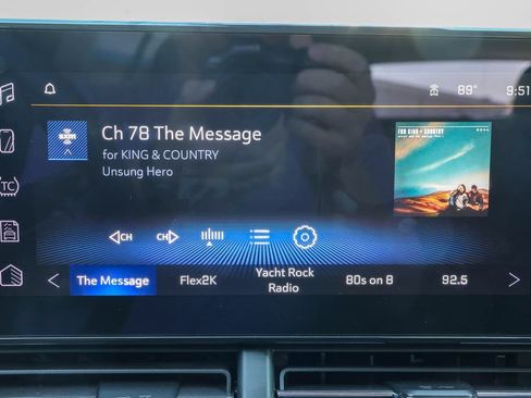 Used 2025 Chevrolet Trax LT FWD image 23