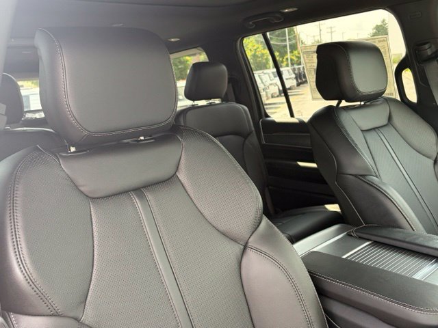 New 2026 Jeep Grand Wagoneer L 4WD w/ Premium Group I image 30