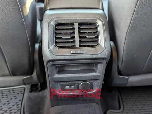 Used 2022 Volkswagen Tiguan SE image 27