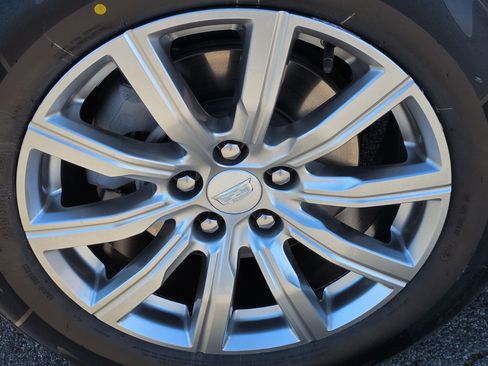 Used 2023 Cadillac XT4 Premium Luxury image 13