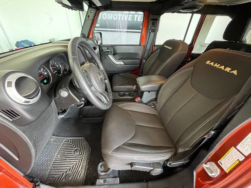 Used 2014 Jeep Wrangler Unlimited Sahara w/ Max Tow Package AWD/4WD image 11
