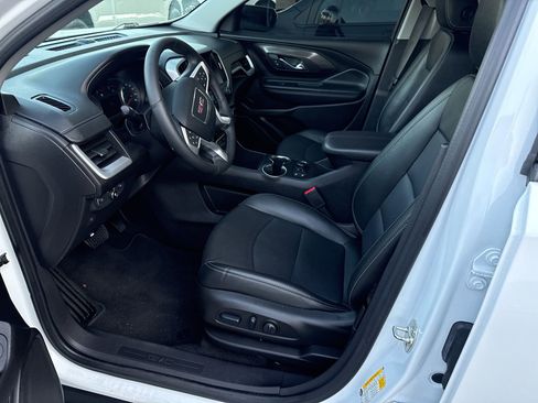 Used 2024 GMC Terrain SLT image 12