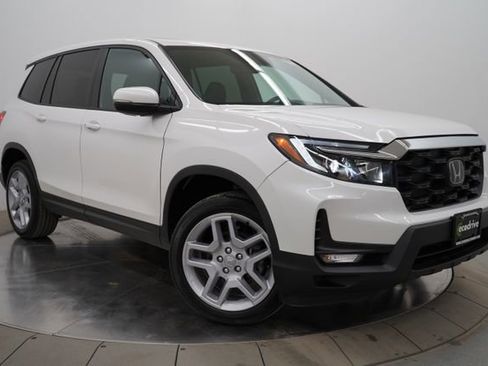 Used 2025 Honda Passport EX-L image 3