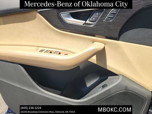 Used 2020 Audi Q8 Prestige AWD/4WD image 18