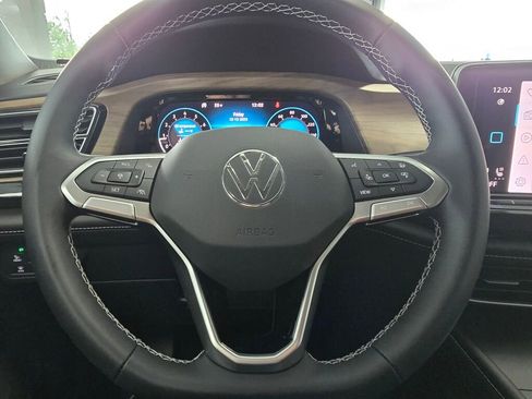 New 2026 Volkswagen Atlas SE image 24