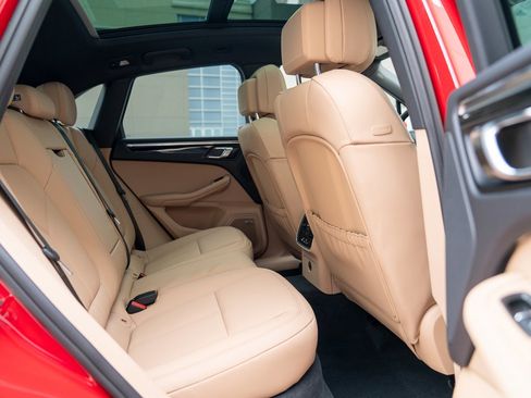 Certified 2026 Porsche Macan image 24