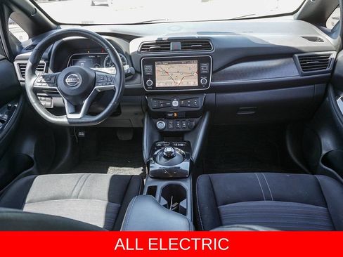 Used 2022 Nissan Leaf SV FWD image 14