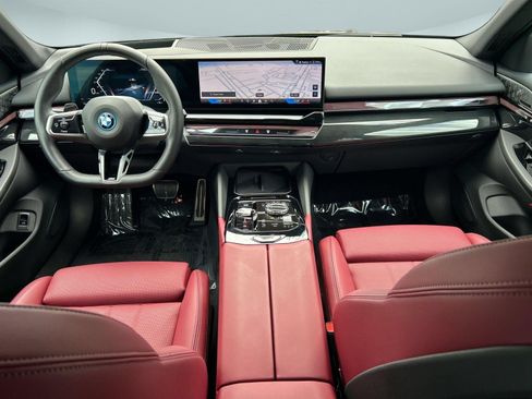 Certified 2026 BMW i5 eDrive40 w/ Executive Package AWD/4WD image 17