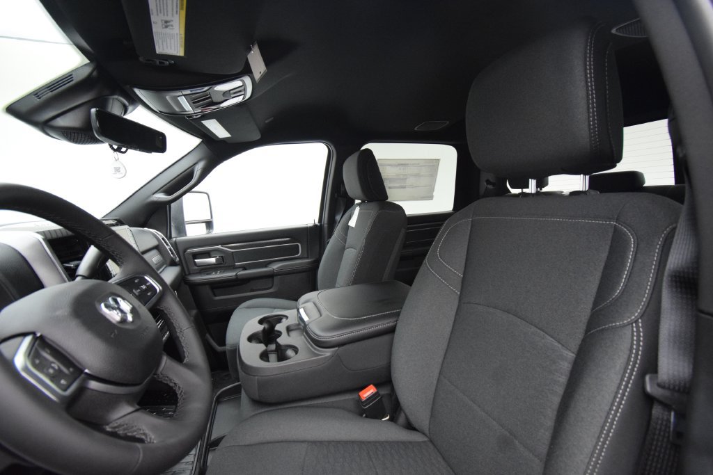 New 2026 RAM 5500 4x4 Crew Cab image 38