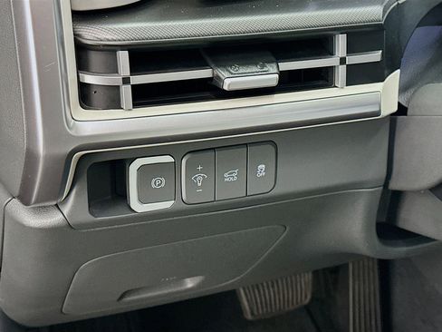 Used 2025 Hyundai Santa Fe SEL image 17