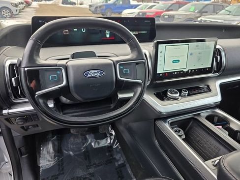 Used 2025 Ford Expedition Max Platinum image 21