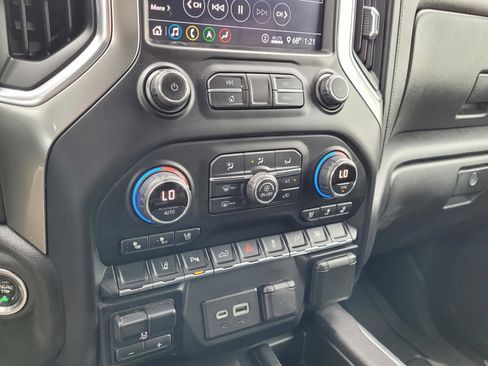 Used 2020 Chevrolet Silverado 2500 LTZ w/ LTZ Premium Package AWD/4WD image 23