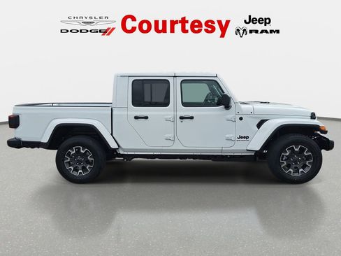 New 2026 Jeep Gladiator Sport AWD/4WD image 2