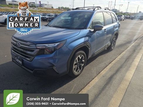 Used 2025 Subaru Forester Premium AWD/4WD image 2
