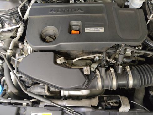 Used 2018 Honda Accord Touring image 30