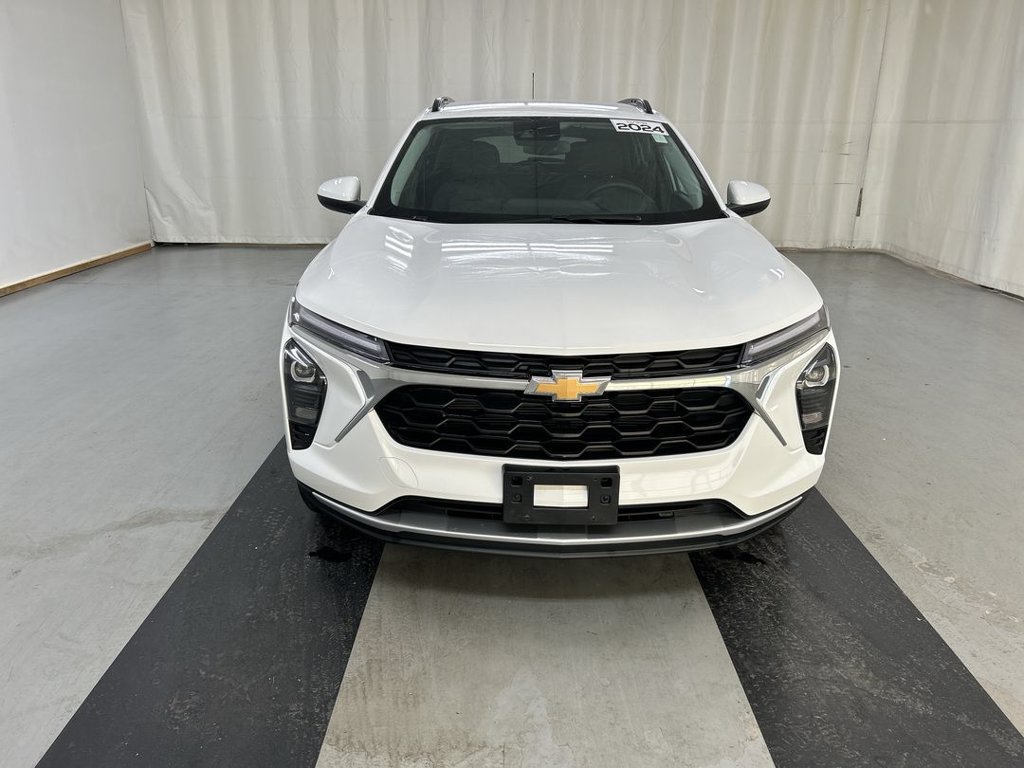 Certified 2024 Chevrolet Trax LT w/ LT Convenience Package FWD image 3