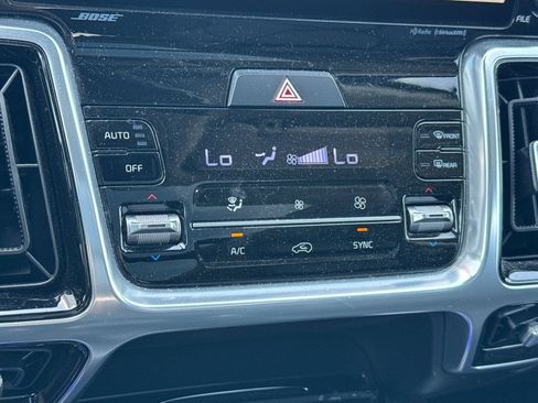 Used 2023 Kia Sorento SX AWD/4WD image 29