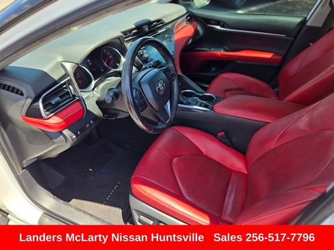 Used 2019 Toyota Camry XSE FWD image 17