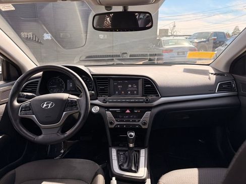 Used 2018 Hyundai Elantra Value Edition FWD image 17