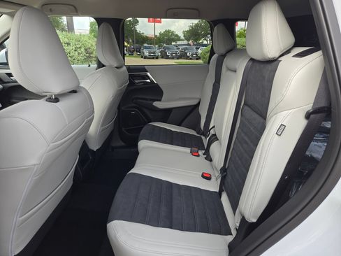 New 2026 Mitsubishi Outlander SE FWD image 13