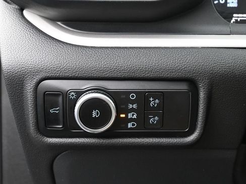 Used 2023 Ford Explorer XLT w/ Equipment Group 202A AWD/4WD image 21