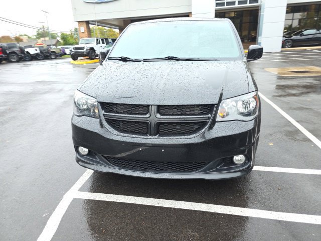 Used 2016 Dodge Grand Caravan R/T w/ Driver Convenience Group FWD image 2