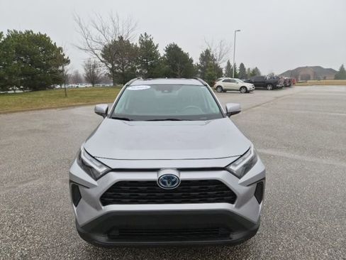 Used 2023 Toyota RAV4 XLE w/ Convenience Package image 2