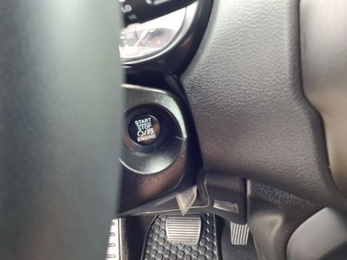 Used 2022 Jeep Renegade Latitude AWD/4WD image 29