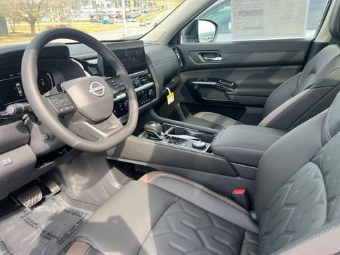 New 2026 Nissan Pathfinder Platinum AWD/4WD image 29