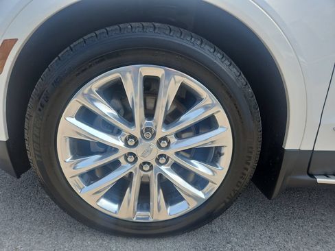 Used 2018 Cadillac XT5 Platinum w/ Driver Assist Package AWD/4WD image 12