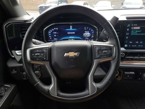 Used 2024 Chevrolet Silverado 1500 LT w/ Leather Package RWD image 19