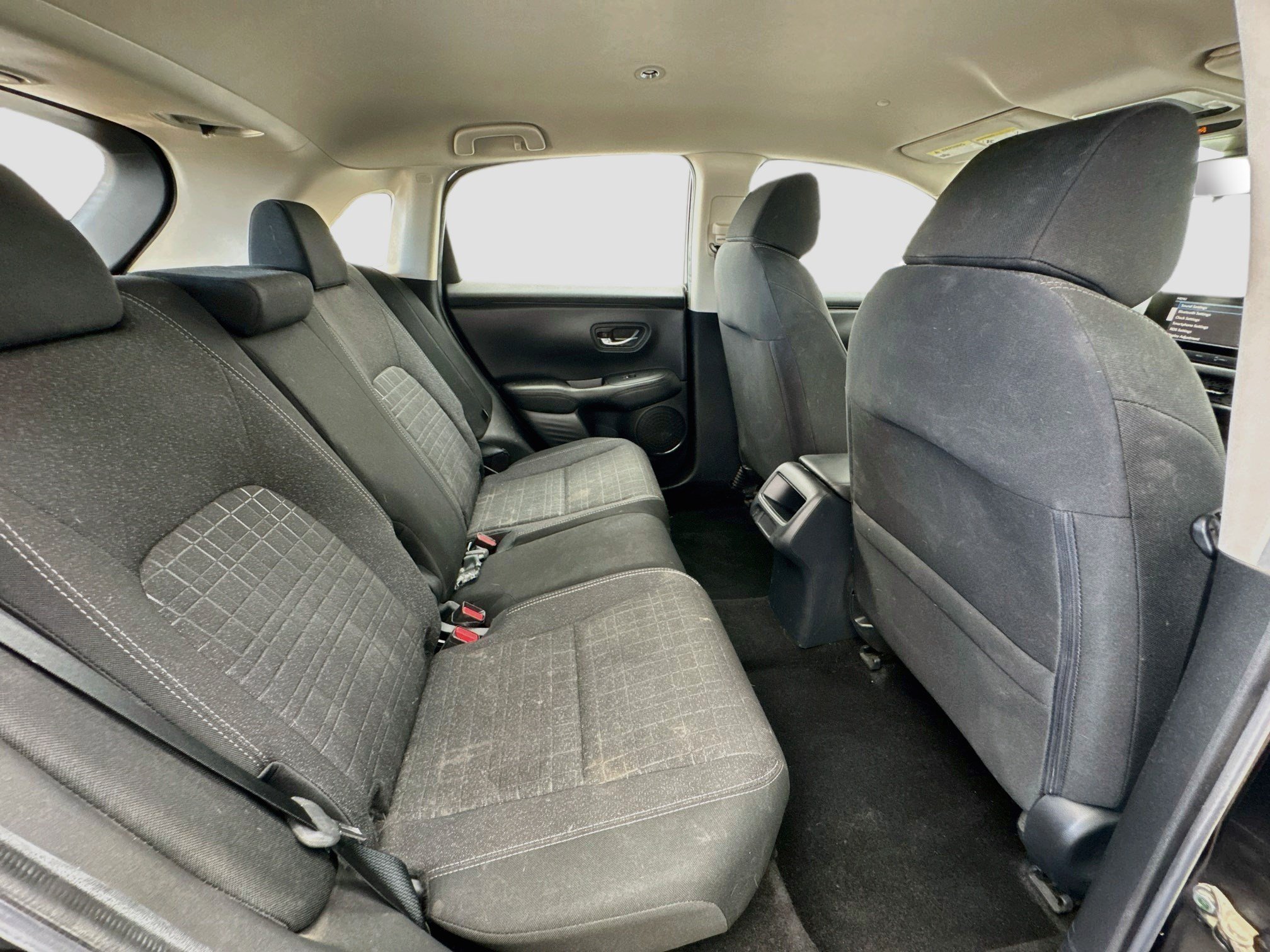 Used 2025 Honda HR-V LX image 17