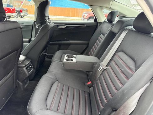 Used 2013 Ford Fusion SE image 23