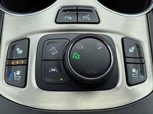 Used 2023 GMC Terrain Denali w/ Black Diamond Edition image 32