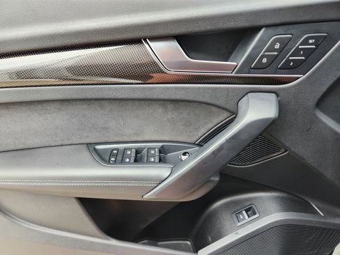 Used 2022 Audi SQ5 Prestige w/ Prestige Package image 28