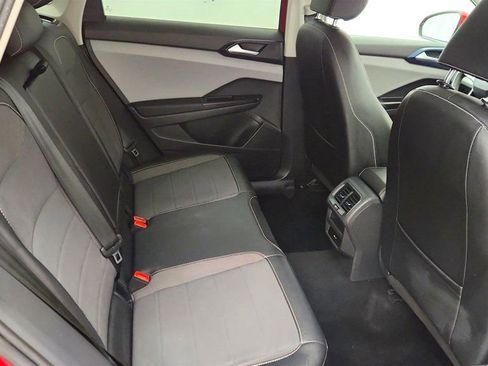 Used 2022 Volkswagen Taos SE w/ Panoramic Sunroof Package image 22