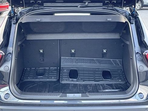 Certified 2025 Chevrolet Trax RS w/ Sunroof Package image 23