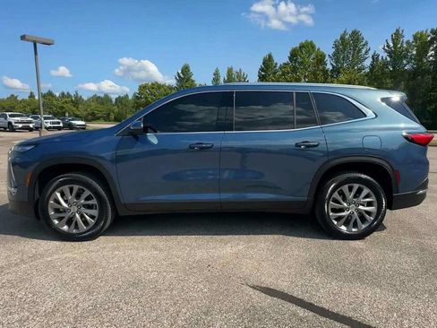 Used 2025 Buick Enclave Preferred w/ Power Package FWD image 5