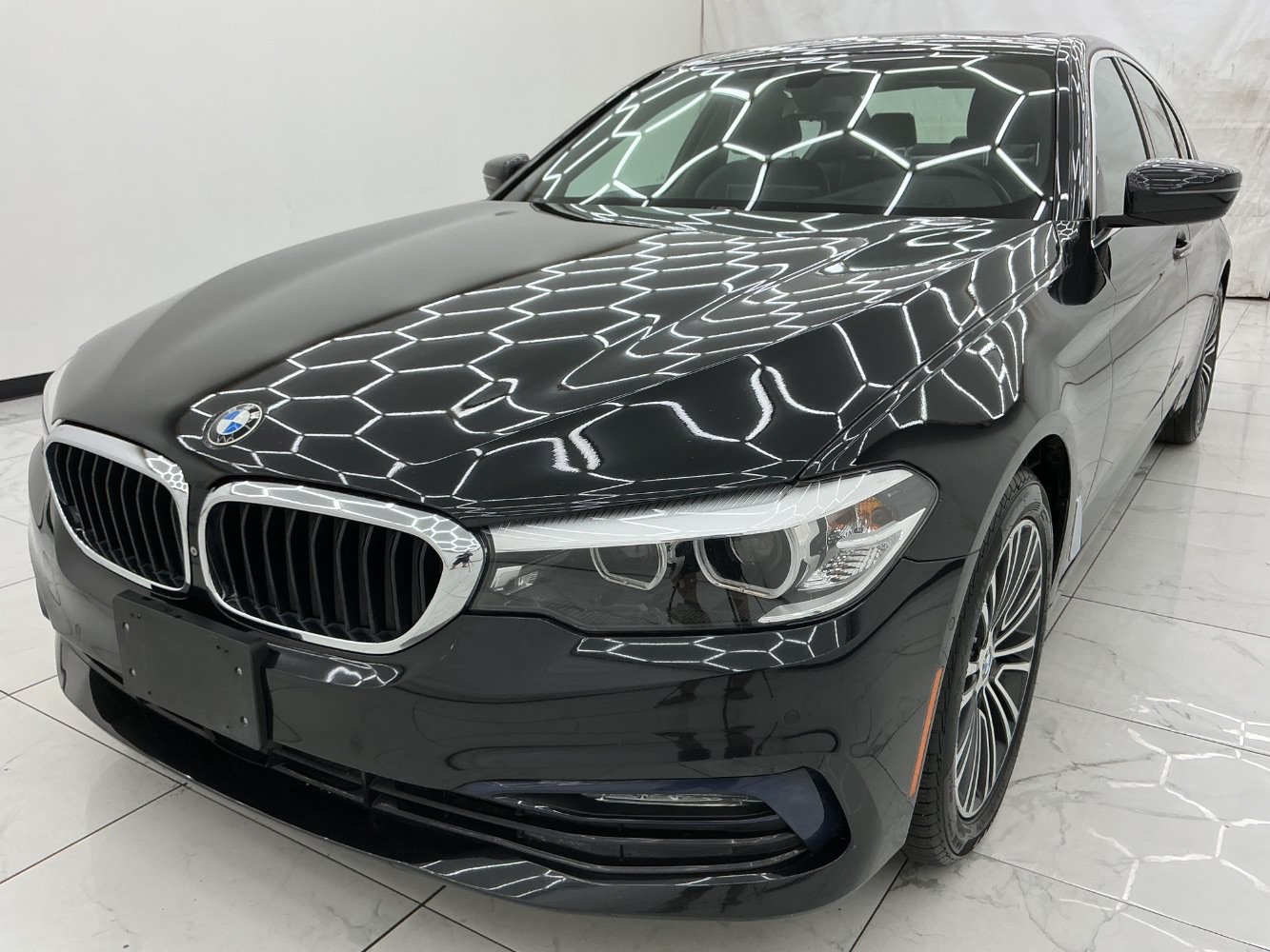 Used 2017 BMW 530i xDrive AWD/4WD image 1