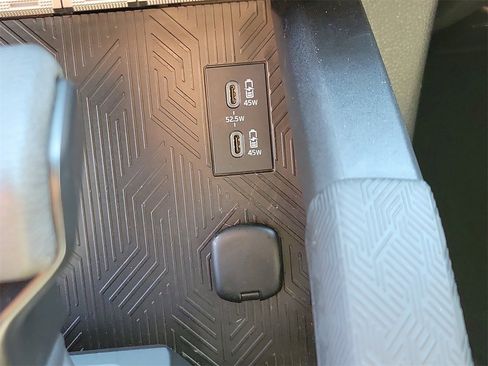 Used 2025 Toyota Tacoma TRD Off-Road image 29