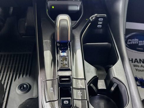 Used 2025 Toyota Crown w/ Advanced Technology Package AWD/4WD image 18