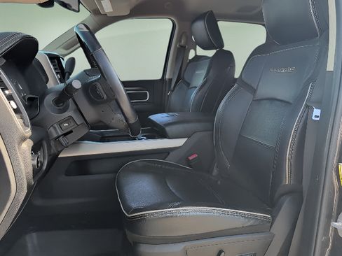 Used 2019 RAM 3500 Laramie AWD/4WD image 10